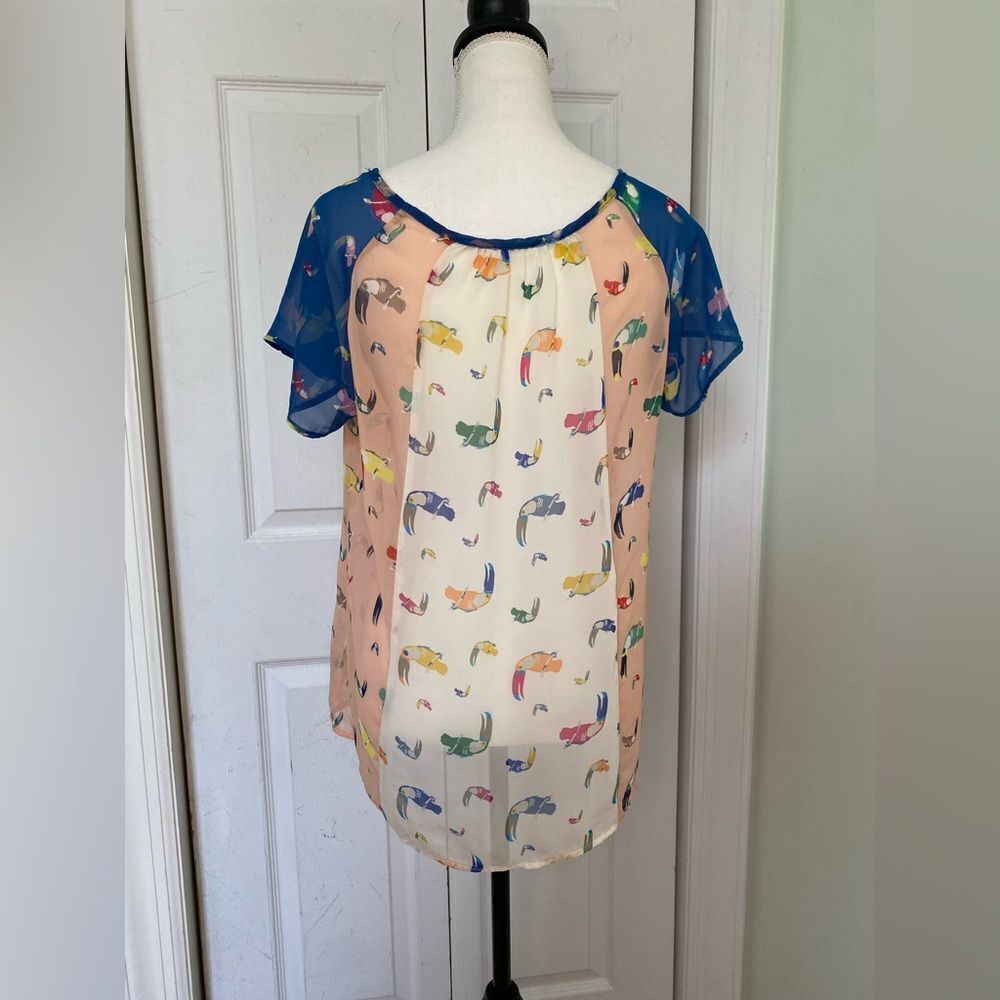 ToucanāPatternedāBlouse - Picture 3 of 6